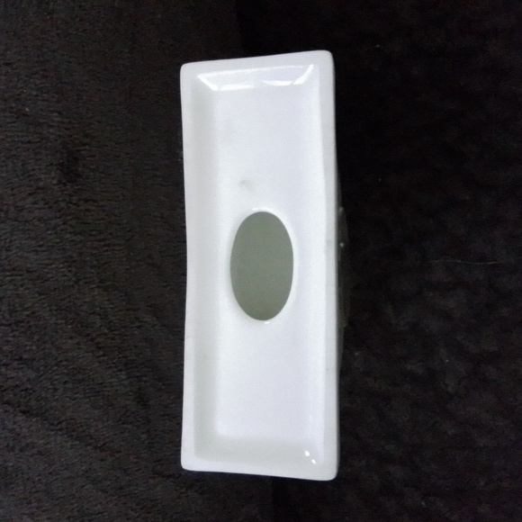 Small Wedgwood Bone China Rosehip Mantel Clock - Picture 3 of 6